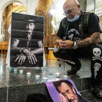 Johnny Hallyday aurait eu 77 ans: road trip, messe à Lourdes et mots de Laeticia