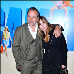 Antoine Duléry et Mathilde Seigner à l'avant-première du film "Camping 2" à Paris en 2010.