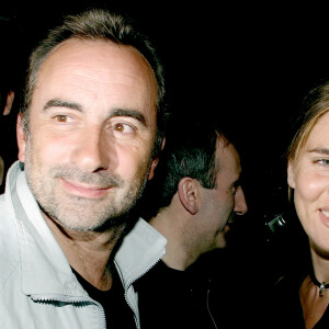 Mathilde Seigner et Antoine Duléry en soirée à Paris en 2005.