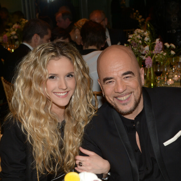 Pascal Obispo et sa compagne Julie Hantson - Dîner de la mode pour le Sidaction au pavillon d'Armenonville à Paris. Le 23 janvier 2014