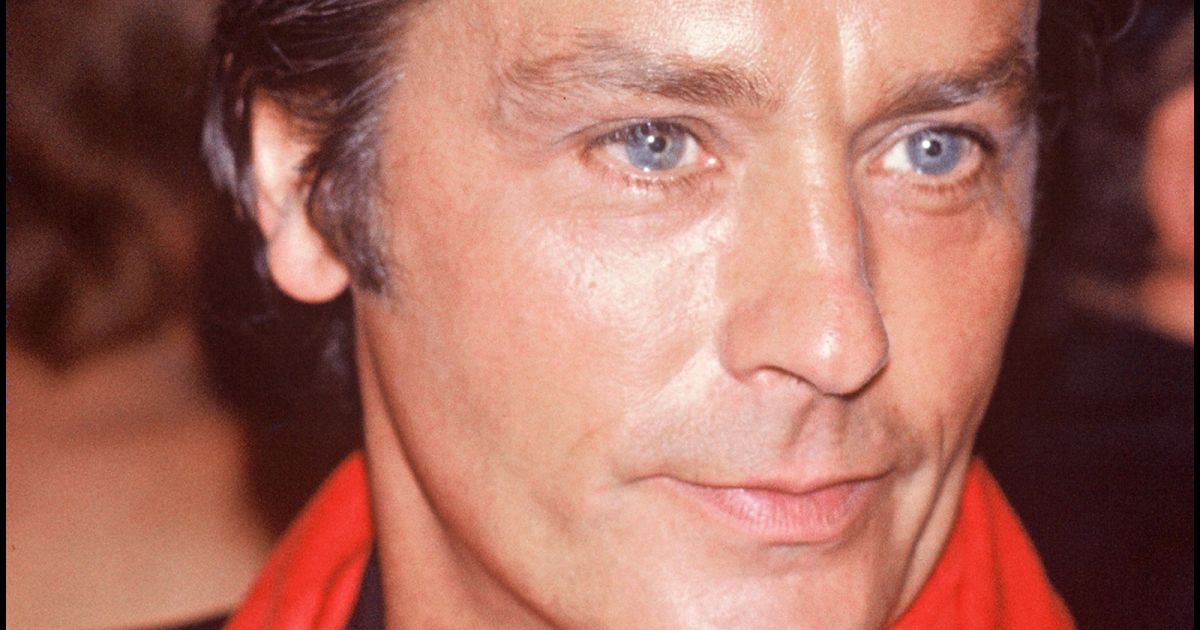 Archives Alain Delon à Lanniversaire Des 35 Ans Du Lido Paris Le 17 Mars 1981 Purepeople 