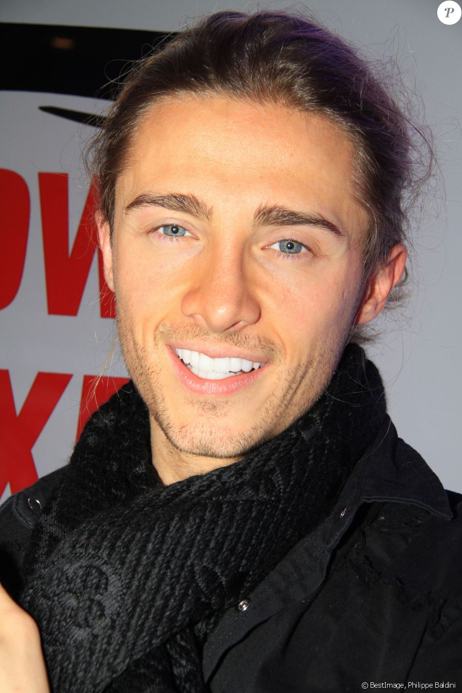Dylan Les Princes De L Amour Exclusif - Dylan Thiry (Les Princes de l'amour 6) lors de l'émission Le  Show de Luxe sur la Radio Voltage à Paris, France, le 4 mars 2019. ©  Philippe Baldini/Be - Purepeople
