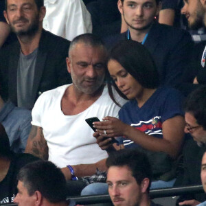 Amel Bent et son mari Patrick Antonelli - Les célébrités dans les tribunes lors du match des légendes, France98 contre une sélection FIFA 98 à la U Arena à Nanterre, France, le 12 juin 2018. France98 a gagné 3-2. © Bestimage