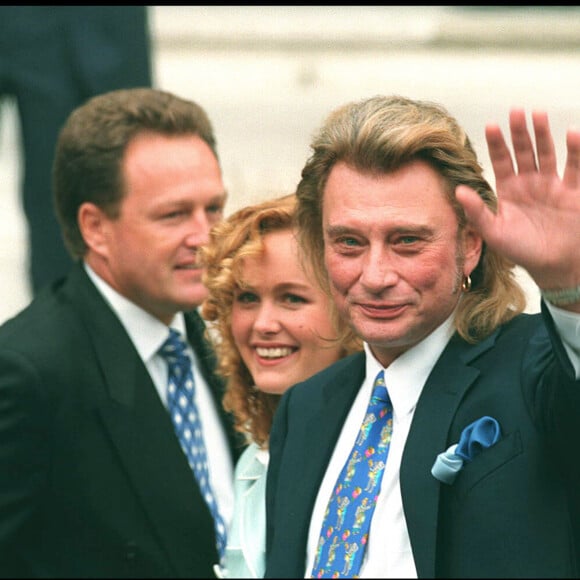 Mariage de Johnny Hallyday et Laeticia à Paris, avec André Boudou, le 25 mars 1996.