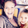 Pink et sa fille Willow. Photo postée sur Twitter, le 25 décembre 2015.