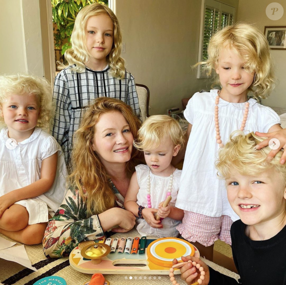 Kimberly Van Der Beek et ses 5 enfants Olivia, Joshua, Annabel, Emilia et Gwendolyn. Juin 2020.