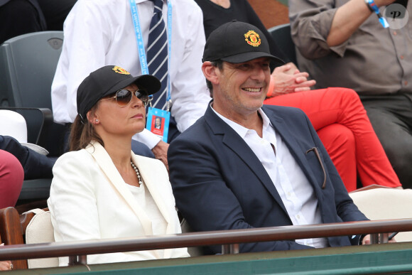 Jean-Luc Reichmann et sa femme Nathalie - People dans les tribunes lors du Tournoi de Roland-Garros (les Internationaux de France de tennis) à Paris, le 27 mai 2016. © Cyril Moreau/Bestimage