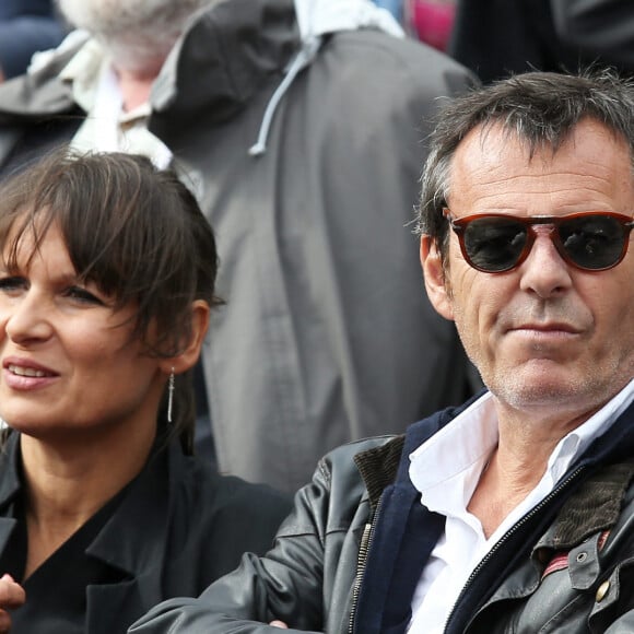 Jean-Luc Reichmann et sa femme Nathalie - People dans les tribunes des Internationaux de France de tennis de Roland Garros à Paris. Le 31 mai 2015.