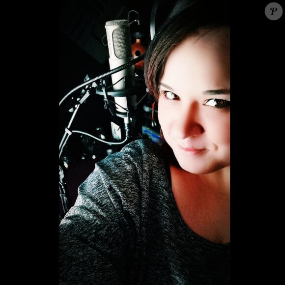 Magalie Vaé en studio, le 27 février 2020, sur Instagram
