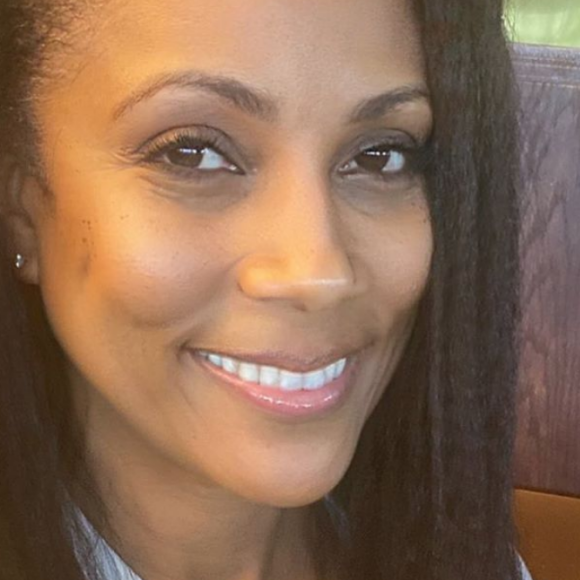 Christine Kelly se dévoile les cheveux lâchés et au naturel sur Instagram - 4 juillet 2020