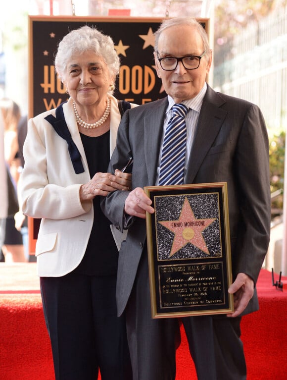Ennio Morricone et sa femme Maria Travia - Ennio Morricone reçoit son étoile sur le "Walk of Fame" à Hollywood le 26 février 2016.