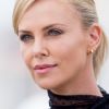 Charlize Theron - Photocall du film "Mad Max: Fury Road" lors du 68e festival international du film de Cannes le 14 mai 2015.