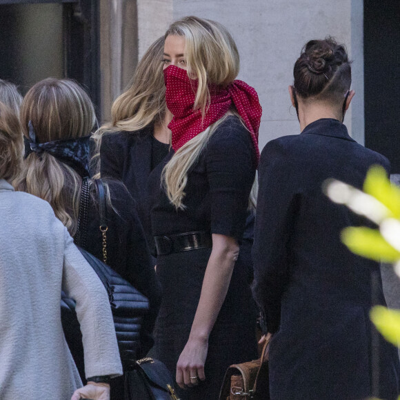 Amber Heard à son arrivée à la cour royale de justice à Londres, pour être entendue dans le procès intenté par son ex-mari Johnny Depp pour diffamation contre le journal "The Sun". Le 7 juillet 2020.