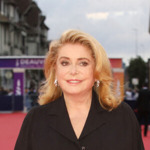 Catherine Deneuve à la première de "Music of My Life", suivi d'un hommage rendu aux 25 ans de la compétition lors du 45e Festival du Cinéma Américain de Deauville, le 7 septembre 2019. © Denis Guignebourg/Bestimage