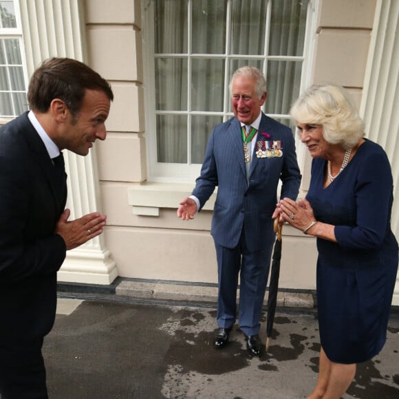 Le prince Charles, prince de Galles, et Camilla Parker Bowles, duchesse de Cornouailles accueillent le président de la République française Emmanuel Macron dans la maison royale Clarence House, pour la commémoration du 80ème anniversaire de l'appel du 18 juin du général de Gaulle à Londres, Royaume Uni, le 18 juin 2010.