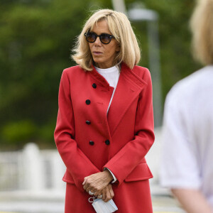 Brigitte Macron à l'institut Gustave Roussy à Villejuif, le 19 juin 2020, au lendemain de son opération des yeux.