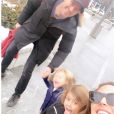 Armie Hammer et Elizabeth Chambers avec leurs enfants Harper et Ford à New York en février 2020, photo Instagram. L'acteur américain et la présentatrice télé britannique ont annoncé en juillet 2020 leur séparation, après dix ans de mariage.