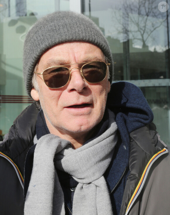 Exclusif - Franck Dubosc à la sortie des studios de radio RTL à Paris. Le 11 février 2020 © Panoramic / Bestimage