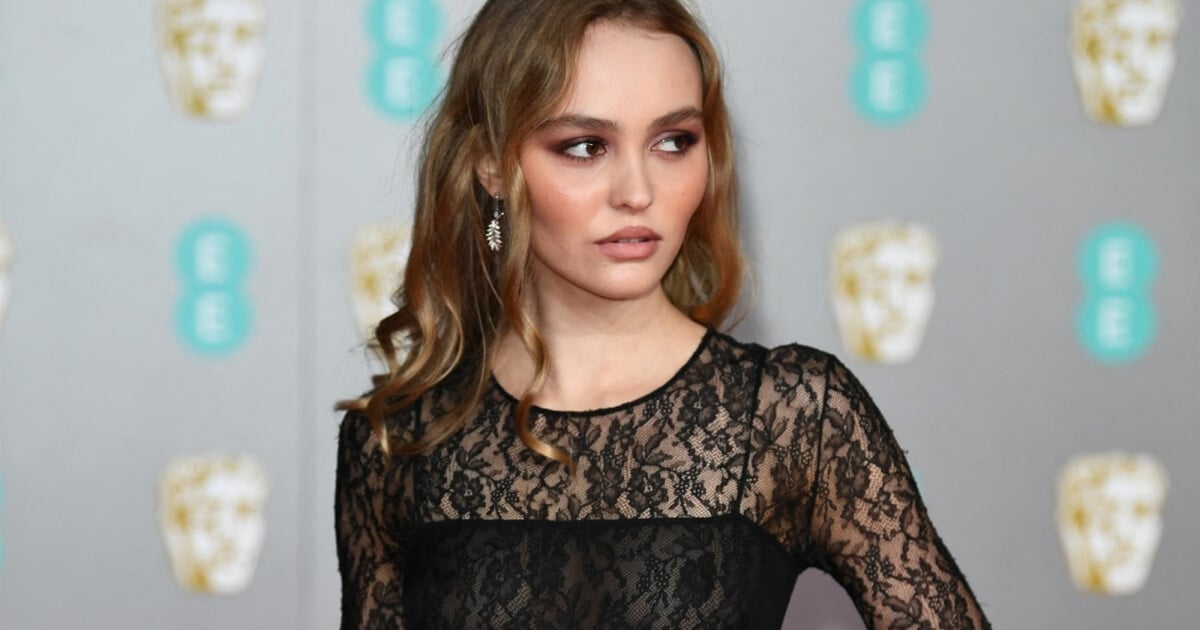 Lily Rose Depp Muselée Son Geste Naïf Pour Son Père En Plein Procès Purepeople