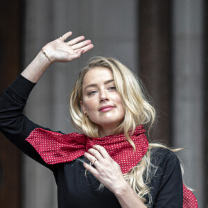 Amber Heard à son arrivée à la cour royale de justice à Londres, dans le cadre d'un procès en diffamation contre le journal The Sun Newspaper. Le 8 juillet 2020
