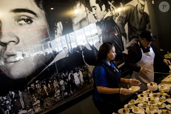 On célèbre le 80e anniversaire d'Elvis Presley dans la propriété de Graceland à Memphis, le 8 janvier 2015.