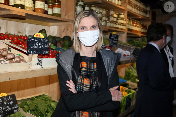 Agnès Pannier-Runacher, secrétaire d'état auprès du ministre de l'économie et des finances, rend visite aux commerçants de Vincennes le 2 juillet 2020. © Panoramic / Bestimage