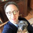 Stéphane Bern et sa chienne Mirza sur Instagram. Le 19 mars 2020.