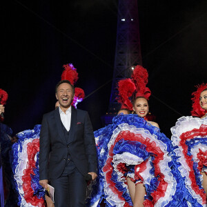 Exclusif - Les danseuses du Moulin Rouge, Marie-Sophie Lacarrau et Stéphane Bern - Concert anniversaire des 130 ans de la Tour Eiffel à Paris, qui sera diffusé le 26 octobre sur France 2. Le 2 octobre 2019. ©Pierre Perusseau/ Bestimage