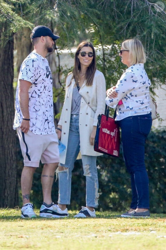 Exclusif - Justin Timberlake et sa femme Jessica Biel sont allés soutenir leur fils Silas Randall Timberlake à son entrainement de baseball à Los Angeles. Kimberly Biel, la mère de Jessica est de la partie, le 29 octobre 2019.