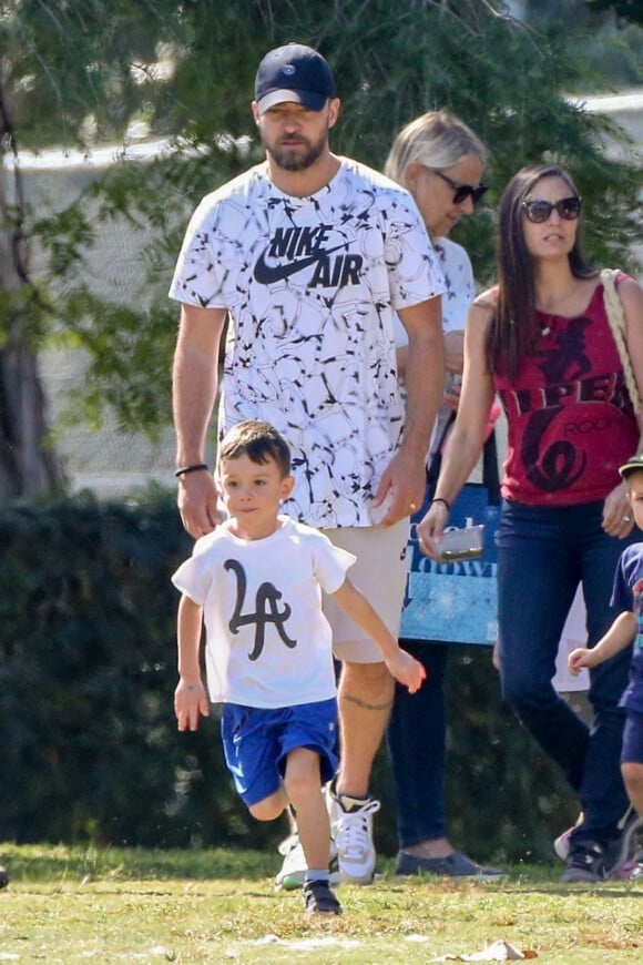 Exclusif - Justin Timberlake et sa femme Jessica Biel sont allés soutenir leur fils Silas Randall Timberlake à son entrainement de baseball à Los Angeles. K. Biel, la mère de J. est de la partie le 29 octobre 2019.