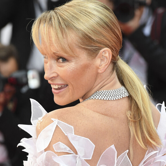 Estelle Lefébure (robe Yanina Couture) à la première de "The Dead Don't Die" lors de l'ouverture du 72ème Festival International du Film de Cannes, le 14 mai 2019.