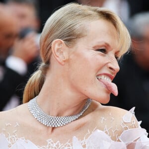 Estelle Lefebure (tire la langue) à la première de "The Dead Don't Die" lors de l'ouverture du 72ème Festival International du Film de Cannes, le 14 mai 2019. © Denis Guignebourg/Bestimage