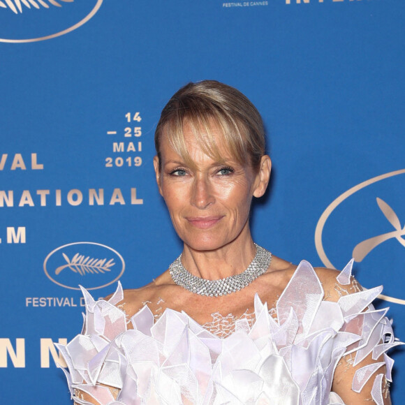 Estelle Lefébure (robe Yanina Couture) - Photocall du dîner d'ouverture du 72ème Festival International du Film de Cannes, le 14 mai 2019. © Jacovides-Borde-Moreau/Bestimage