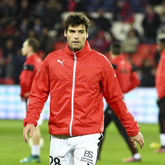 Yoann Gourcuff - Karine Ferri encourage son compagnon Yoann Gourcuff lors du match Psg-Rennes au Parc des Princes à Paris le 6 novembre 2016. (victoire 4-0 du Psg) © Pierre Perusseau/Bestimage