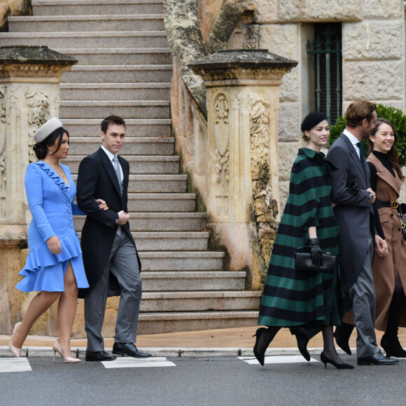 Louis Ducruet et sa femme Marie, Pierre Casiraghi et sa femme Beatrice Borromeo, la princesse Alexandra de Hanovre - La famille princière de Monaco arrive à la cathédrale Notre-Dame-Immaculée lors de la fête Nationale monégasque à Monaco le 19 novembre 2019. © Dominique Jacovides/Bestimage