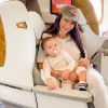 Nabilla Benattia et son fils Milann dans un avion pour les Etats-Unis, le 24 juillet 2020