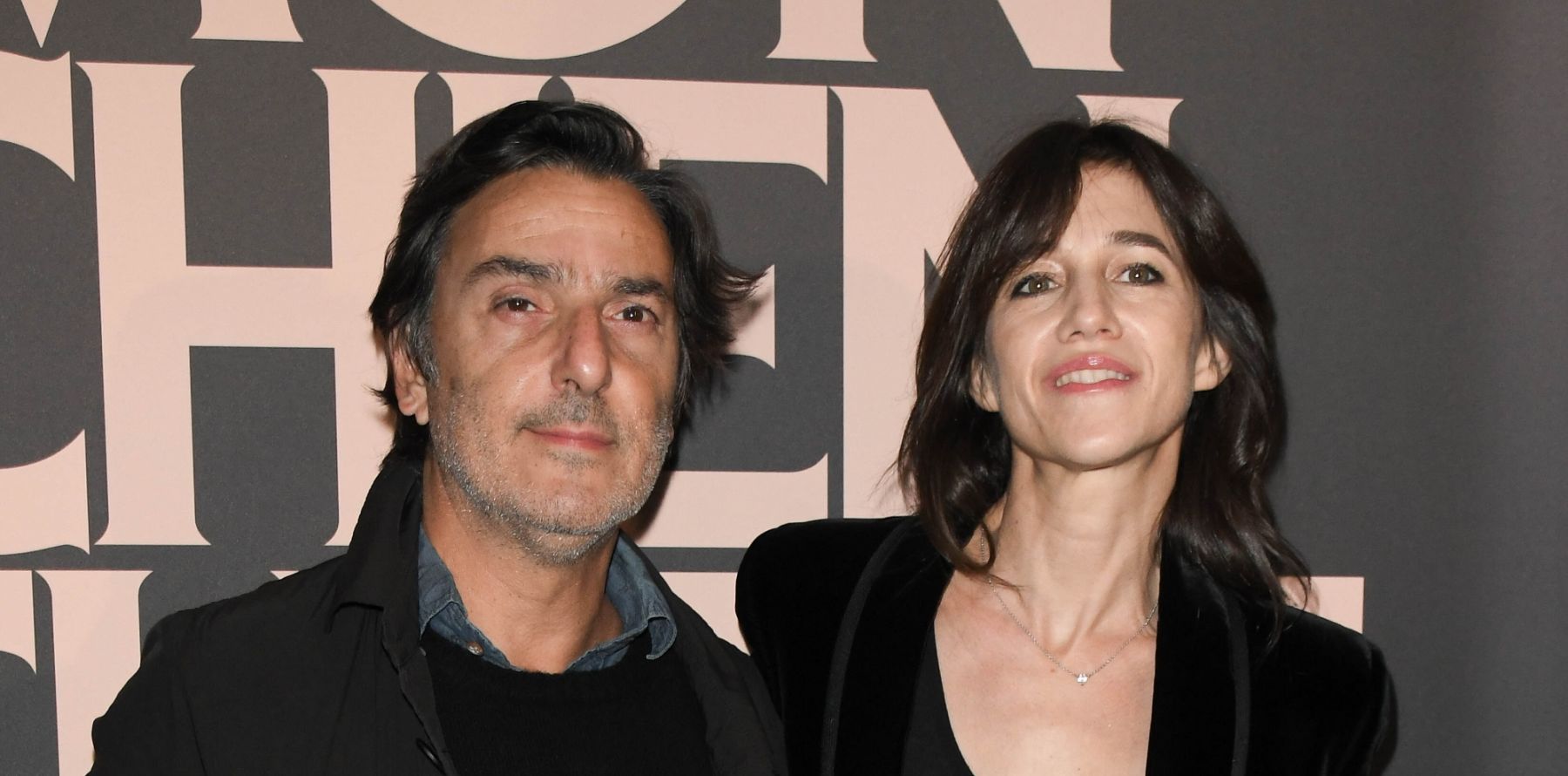 Charlotte Gainsbourg Retrouvailles avec Yvan Attal et leur fils Ben à Paris Purepeople