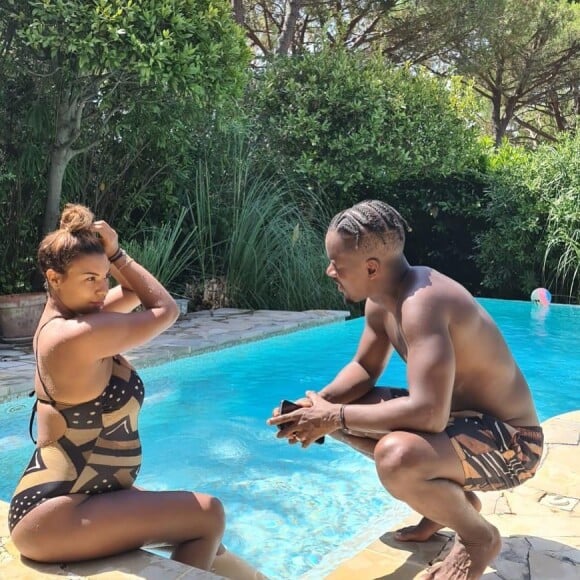 Black M et son épouse, Léa Djadja, enceine de leur deuxième enfant, sont en vacances à Antibes (Côte d'Azur), le mercedi 12 août 2020.