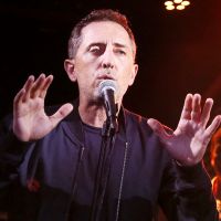 Gad Elmaleh : Surprise, il se lance dans la musique et reprend Claude Nougaro