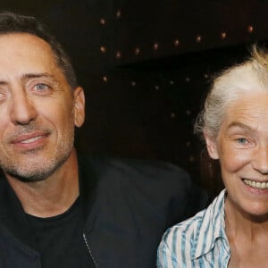 Gad Elmaleh  (et Cécile Nougaro) présente en avant-première son album où il intérprète les grands succès de Claude Nougaro lors d'un concert privé (30 personnes) sur la péniche "Maison Claude Nougaro" à Toulouse, le 24 août 2020.