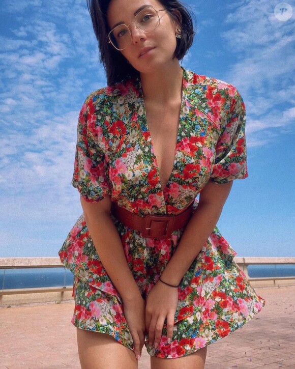 Agathe Auproux divine en robe fleurie, le 13 juin 2020