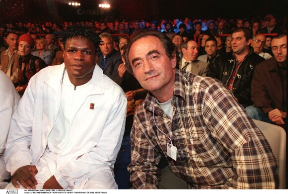 Jean-Baptiste Mendy et Richard Bohringer lors du championnat de boxe à Bercy, à Paris, le 8 octobre 2018.