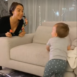 Nabilla Benattia et Thomas Vergara dévoile que leur fils Milann marche, sur Snapchat, le 1er septembre 2020