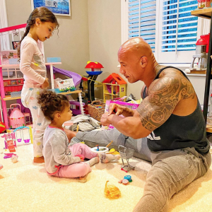 Dwayne Johnson et ses deux filles, Jasmine et Tiana. Août Juillet 2020.