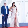 La compagne de Cristiano Ronaldo, Georgina Rodriguez, et le réalisateur Pedro Almodovar sur le tapis rouge du film "The Human Voice" lors de la 77ème édition du Festival international du film de Venise, la Mostra. Le 3 septembre 2020.