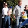 Exclusif - Kirsten Dunst, son compagnon Jesse Plemons et leur fils Ennis Howard Plemons font des courses à Los Angeles, le 31 octobre 2019.