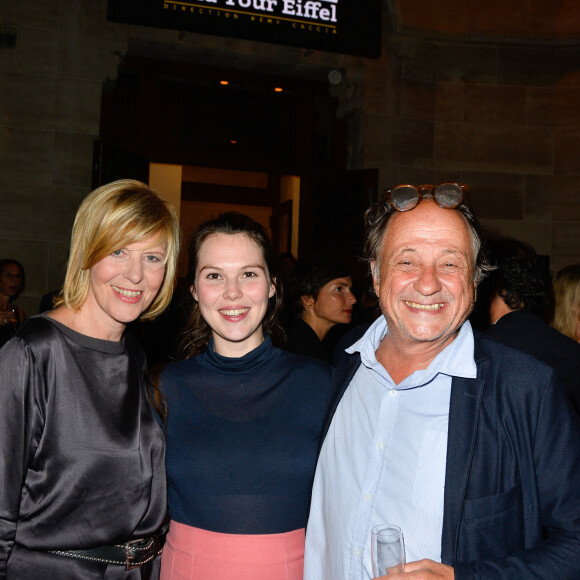 Chantal Ladesou avec sa fille Clémence Ansault enceinte et son mari Michel Ansault - Inauguration du théâtre de la Tour Eiffel à Paris le 16 octobre 2017. © Coadic Guirec/Bestimage