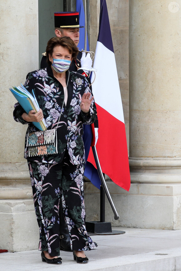 Roselyne Bachelot, ministre de la Culture à la sortie du conseil des ministres de rentrée du 3 septembre 2020, au palais de l'Elysée à Paris. © Stéphane Lemouton / Bestimage