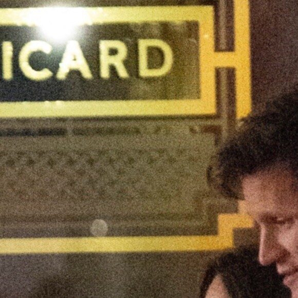 Matt Smith et Emilia Clarke quittent le restaurant Bob Bob Ricard dans le quartier de Soho. Londres, le 12 septembre 2020.