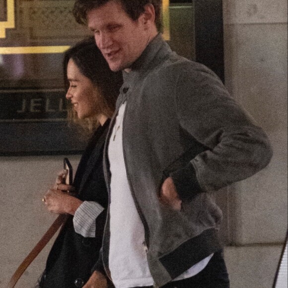 Matt Smith et Emilia Clarke quittent le restaurant Bob Bob Ricard dans le quartier de Soho. Londres, le 12 septembre 2020.